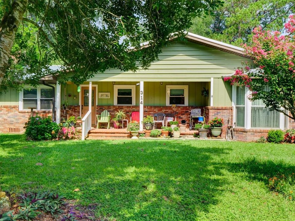 En Venta: $413,000 (3 camas, 2 baños, 1954 Pies cuadrados)