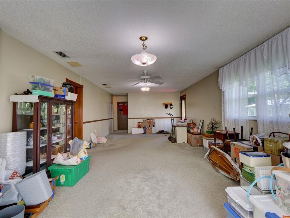 En Venta: $413,000 (3 camas, 2 baños, 1954 Pies cuadrados)