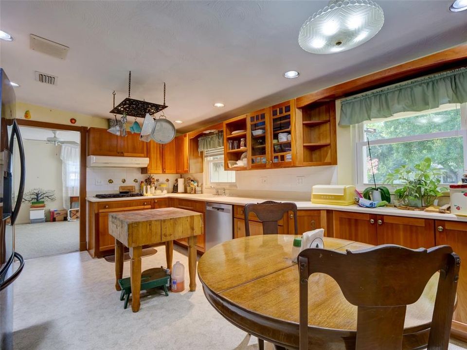 En Venta: $413,000 (3 camas, 2 baños, 1954 Pies cuadrados)