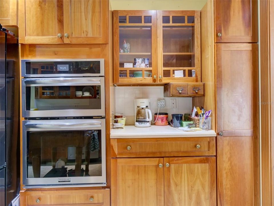 En Venta: $413,000 (3 camas, 2 baños, 1954 Pies cuadrados)