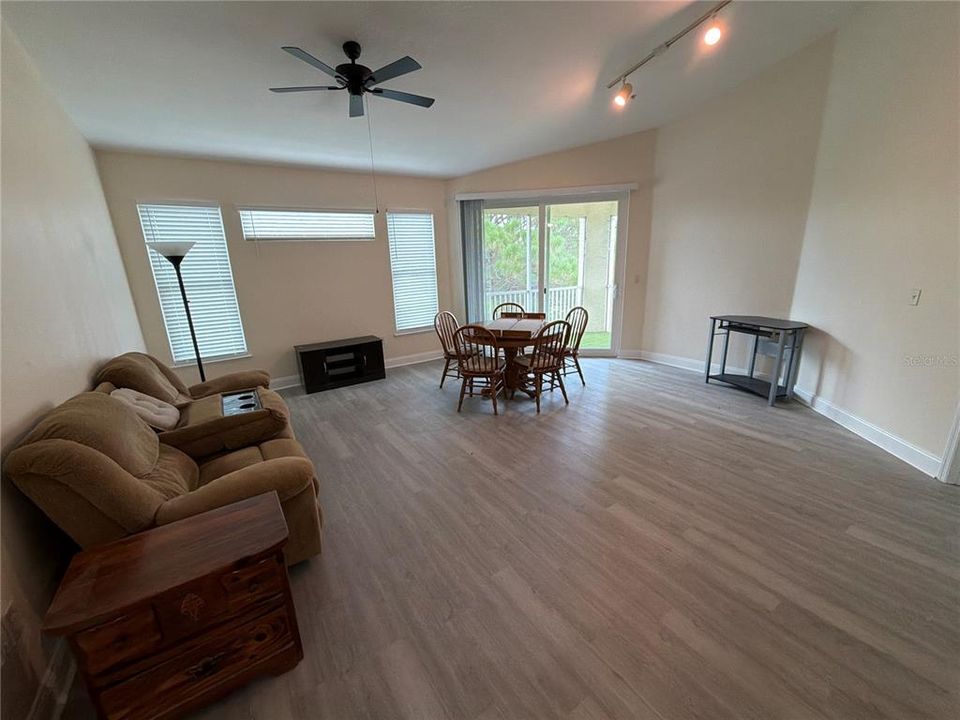 For Rent: $2,088 (2 beds, 2 baths, 1110 Square Feet)