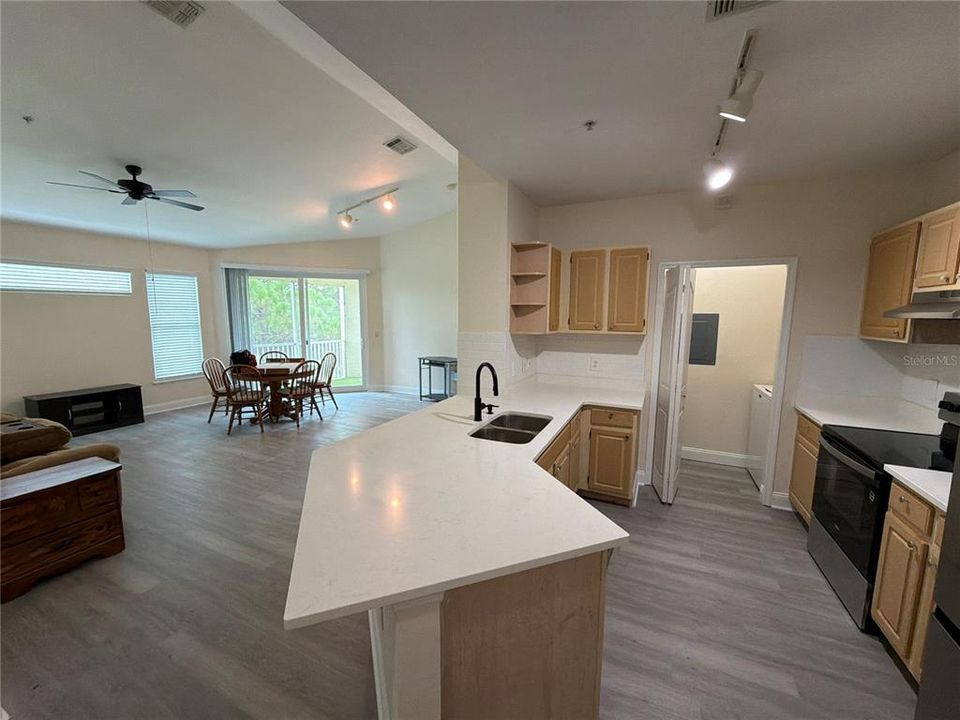 For Rent: $2,088 (2 beds, 2 baths, 1110 Square Feet)