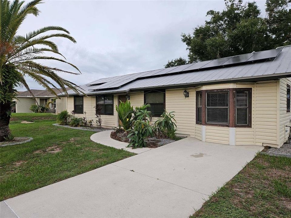 For Sale: $239,900 (2 beds, 2 baths, 1262 Square Feet)