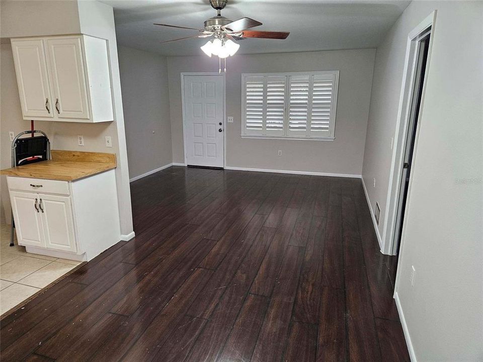 For Sale: $239,900 (2 beds, 2 baths, 1262 Square Feet)