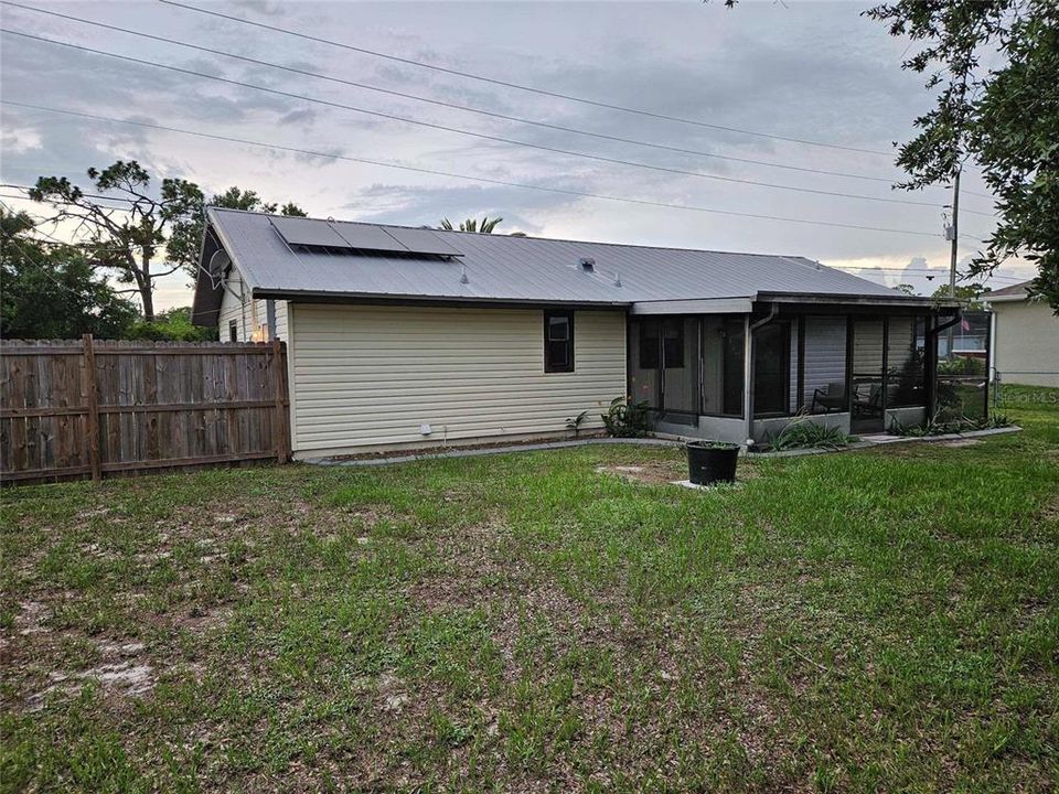 For Sale: $239,900 (2 beds, 2 baths, 1262 Square Feet)