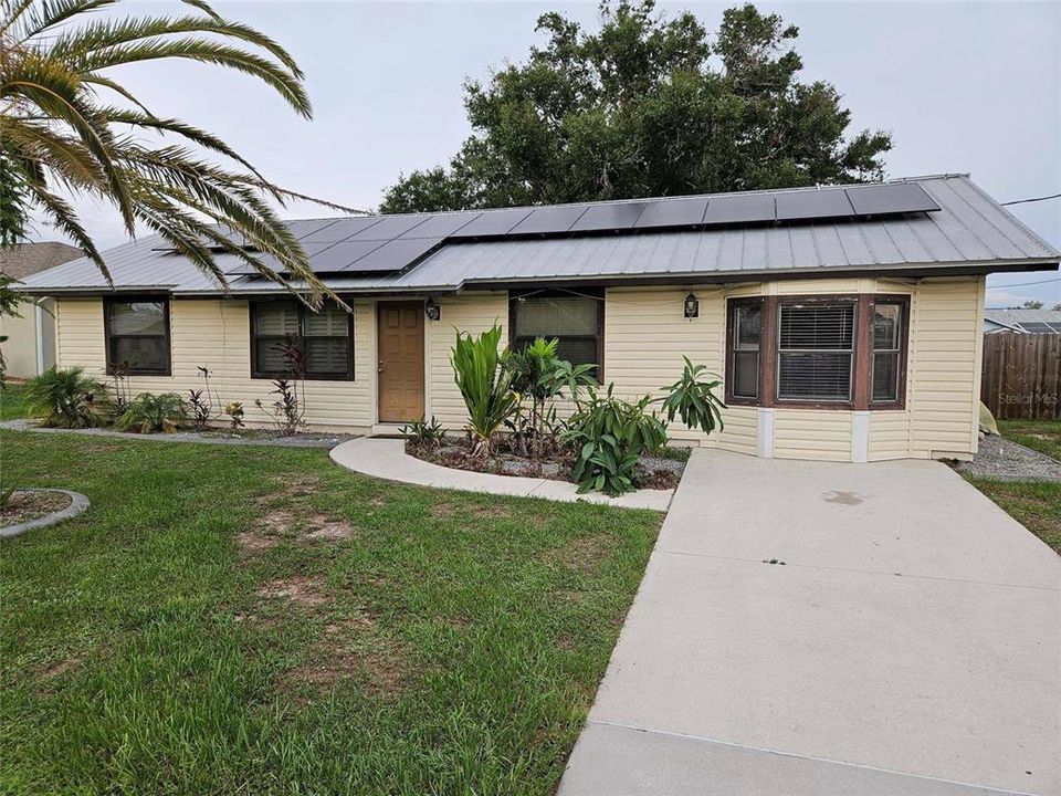 For Sale: $239,900 (2 beds, 2 baths, 1262 Square Feet)