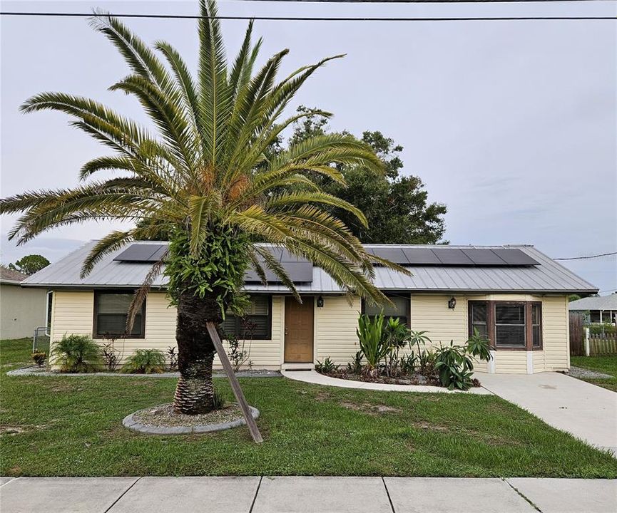 For Sale: $239,900 (2 beds, 2 baths, 1262 Square Feet)