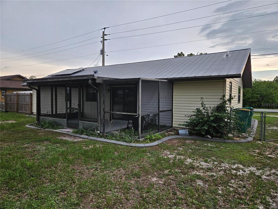 For Sale: $239,900 (2 beds, 2 baths, 1262 Square Feet)