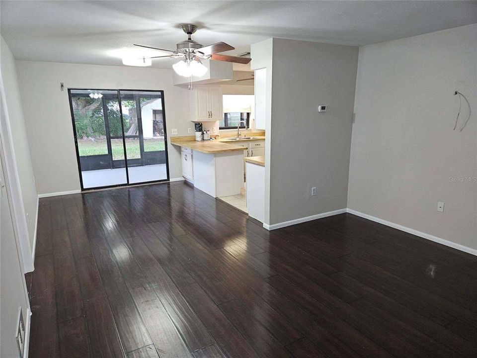 For Sale: $239,900 (2 beds, 2 baths, 1262 Square Feet)