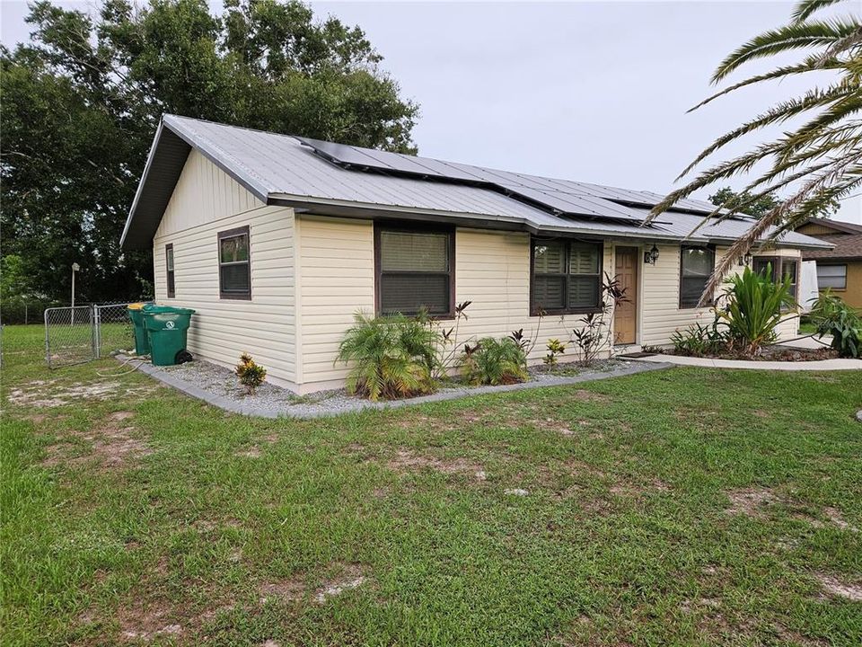 For Sale: $239,900 (2 beds, 2 baths, 1262 Square Feet)