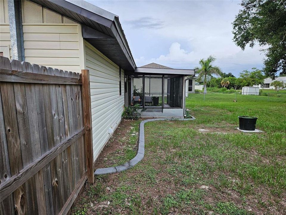For Sale: $239,900 (2 beds, 2 baths, 1262 Square Feet)