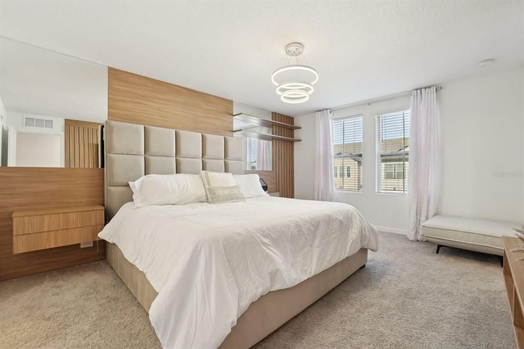 For Sale: $470,000 (3 beds, 2 baths, 1653 Square Feet)
