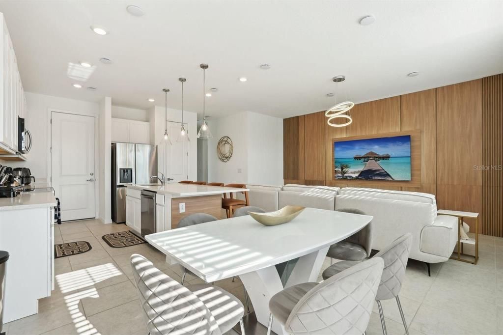 For Sale: $470,000 (3 beds, 2 baths, 1653 Square Feet)