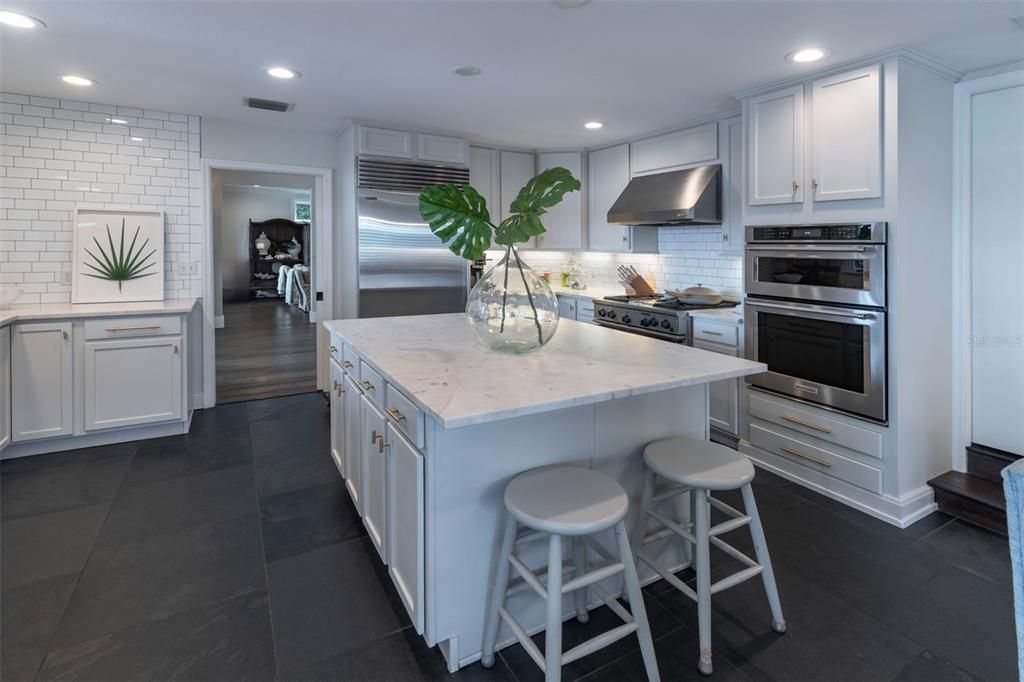 Active With Contract: $5,295,000 (5 beds, 4 baths, 4432 Square Feet)