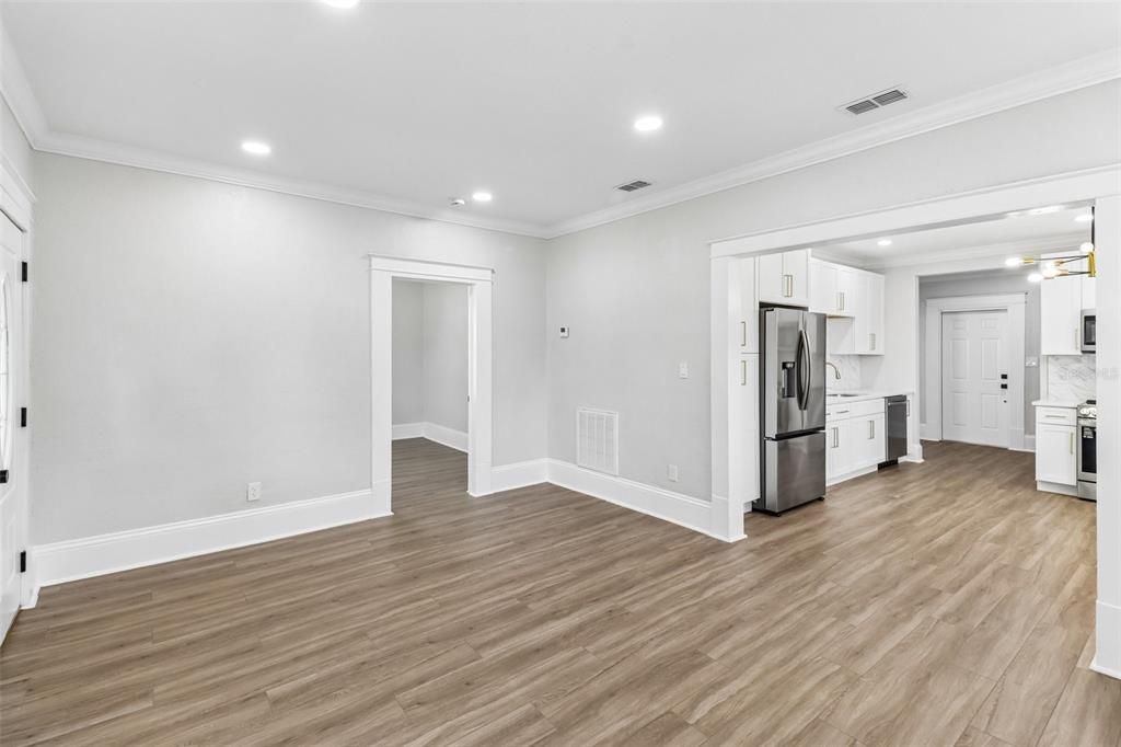 For Sale: $550,000 (4 beds, 3 baths, 1483 Square Feet)
