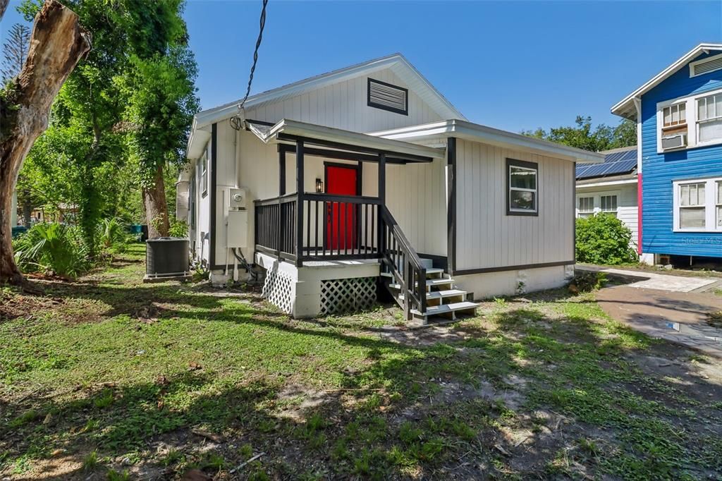 For Sale: $550,000 (4 beds, 3 baths, 1483 Square Feet)