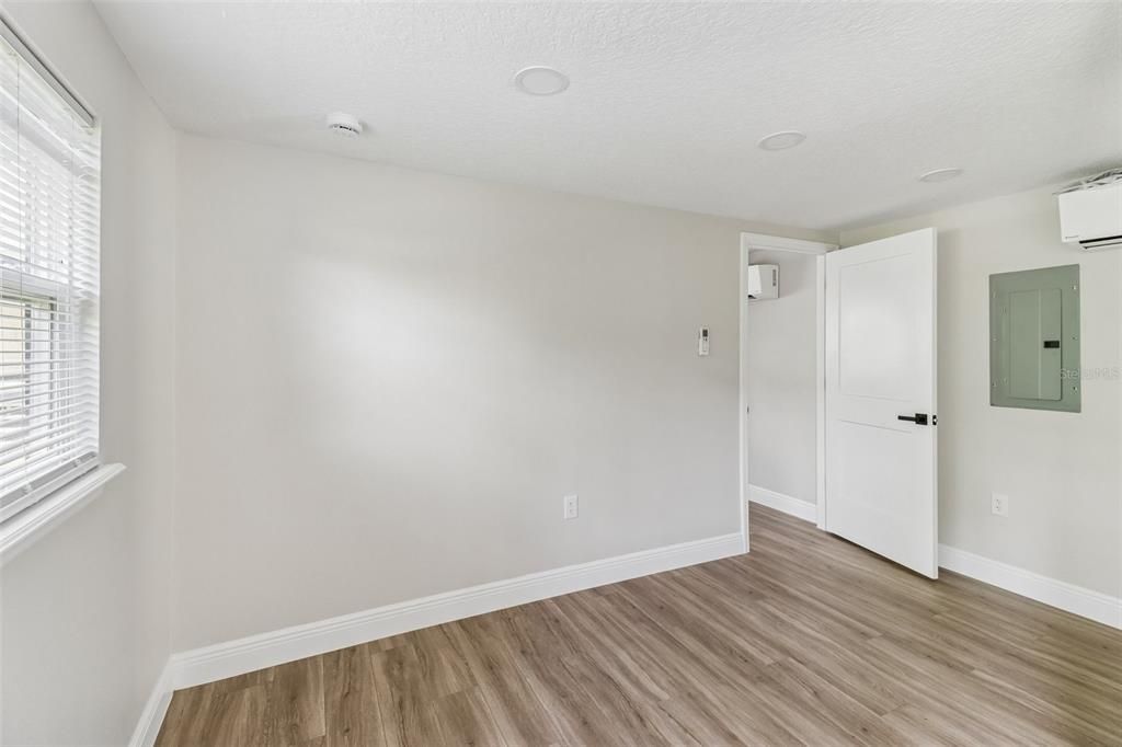 For Sale: $550,000 (4 beds, 3 baths, 1483 Square Feet)