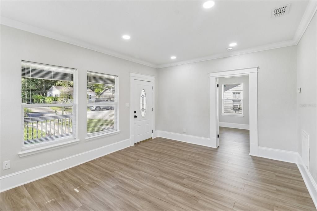 For Sale: $550,000 (4 beds, 3 baths, 1483 Square Feet)
