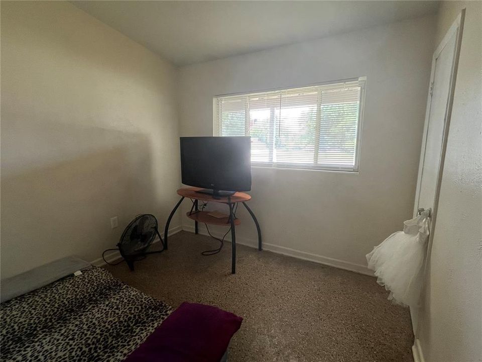 В аренду: $1,795 (3 спален, 1 ванн, 888 Квадратных фут)