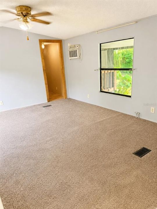 For Sale: $195,999 (7 beds, 0 baths, 1769 Square Feet)