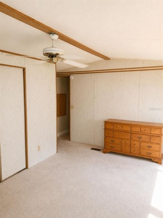 For Sale: $195,999 (7 beds, 0 baths, 1769 Square Feet)