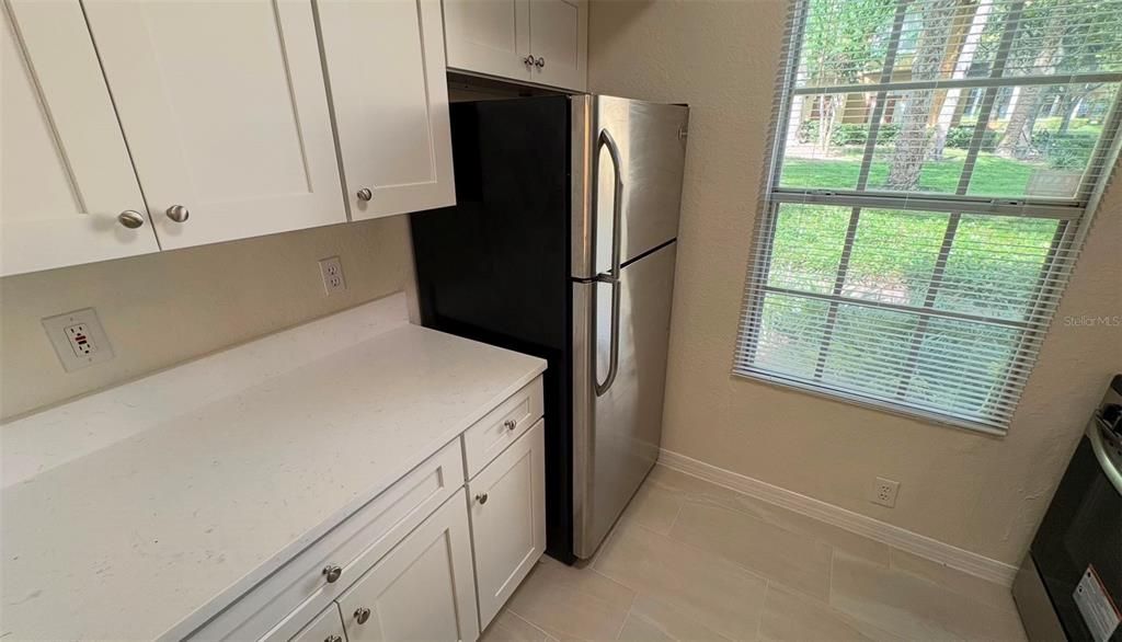 В аренду: $1,800 (2 спален, 2 ванн, 1051 Квадратных фут)