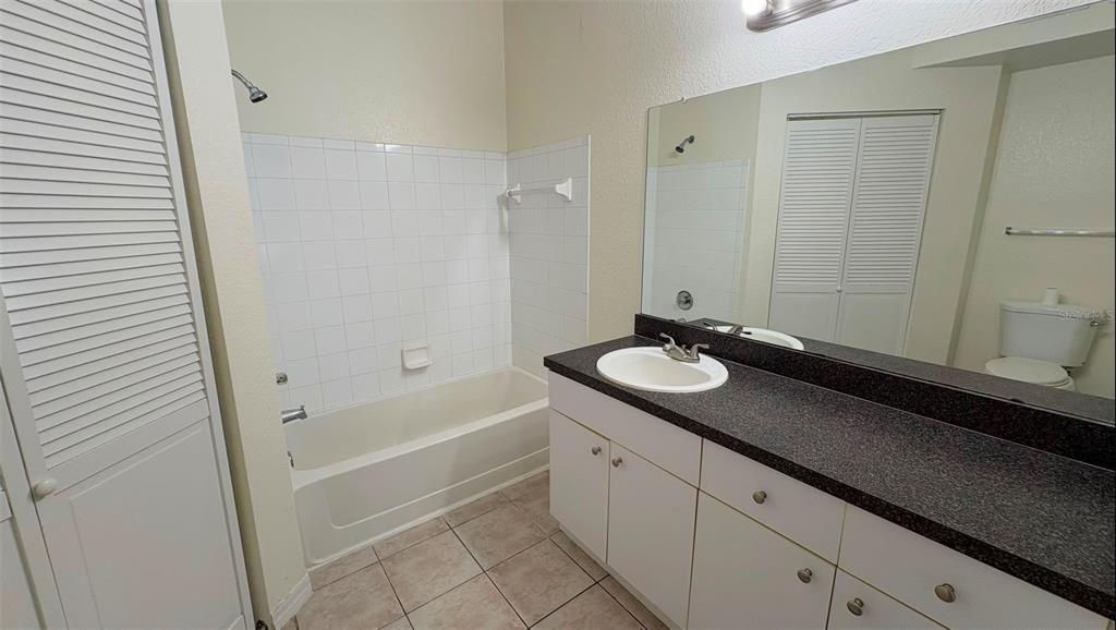 В аренду: $1,800 (2 спален, 2 ванн, 1051 Квадратных фут)