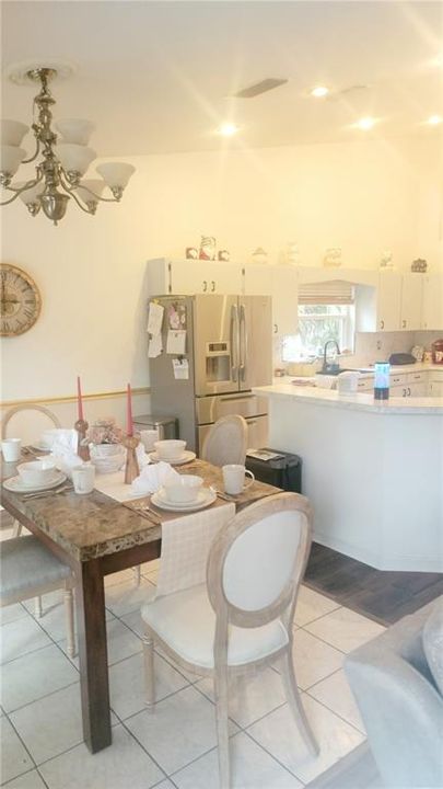 En Venta: $585,000 (3 camas, 2 baños, 2433 Pies cuadrados)