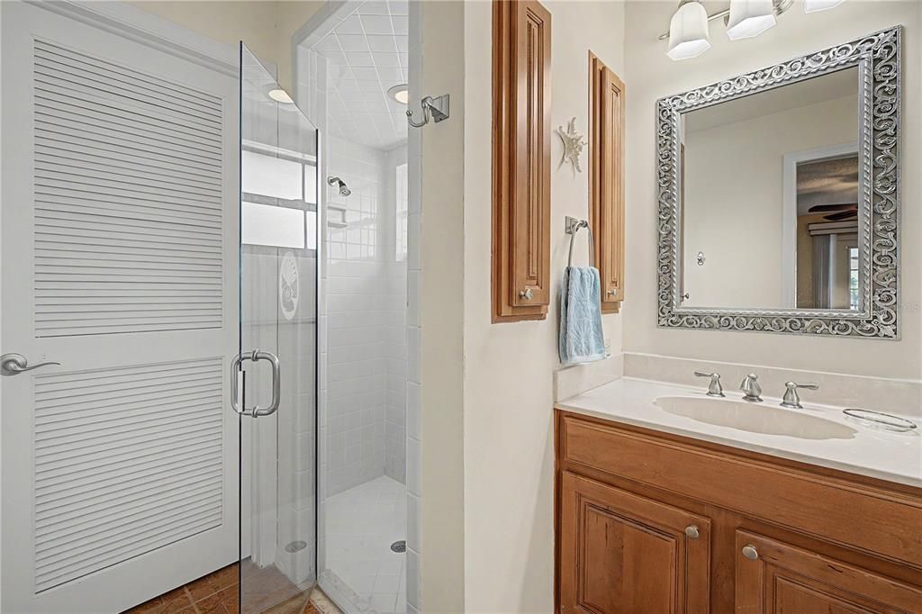 En Venta: $625,000 (4 camas, 2 baños, 2551 Pies cuadrados)