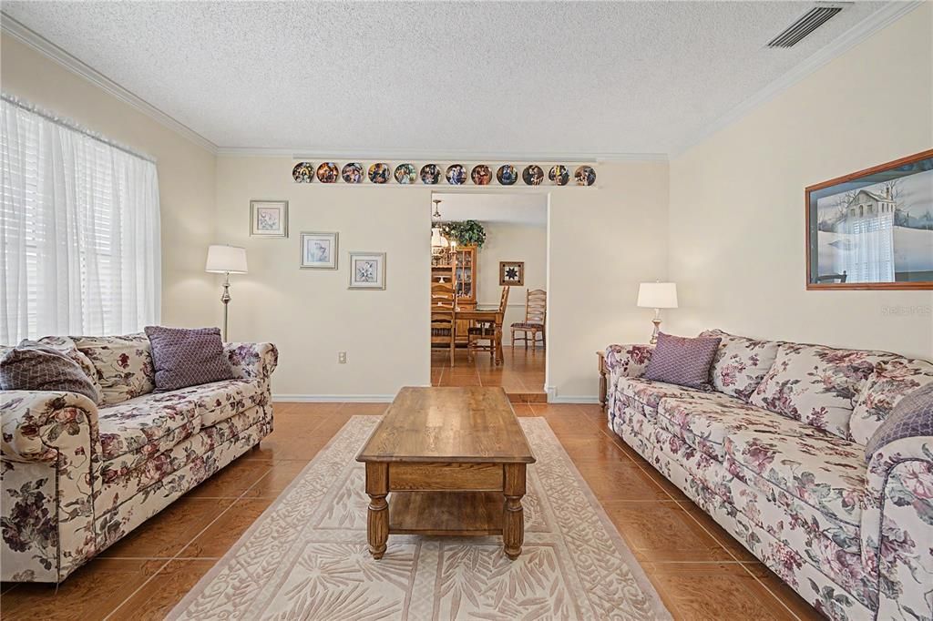 En Venta: $625,000 (4 camas, 2 baños, 2551 Pies cuadrados)