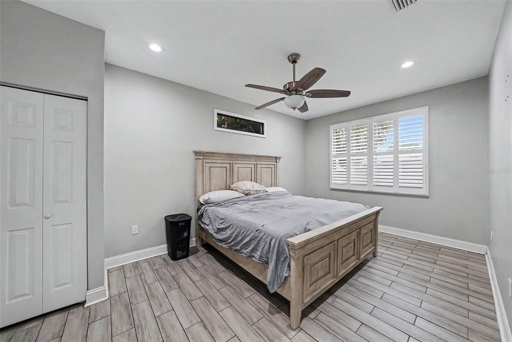 En Venta: $410,000 (4 camas, 2 baños, 1662 Pies cuadrados)