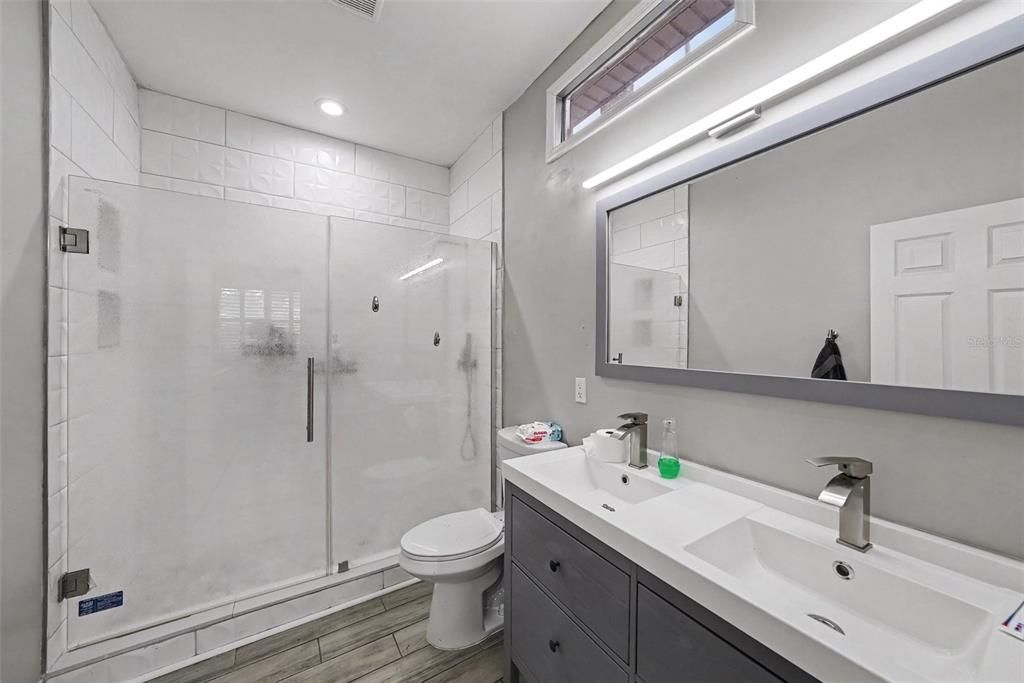 En Venta: $410,000 (4 camas, 2 baños, 1662 Pies cuadrados)