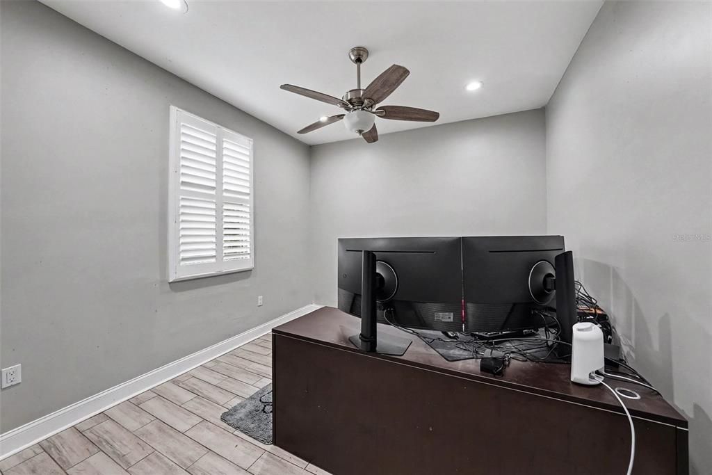 En Venta: $410,000 (4 camas, 2 baños, 1662 Pies cuadrados)