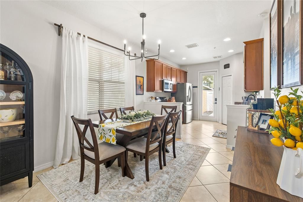 For Sale: $398,000 (4 beds, 3 baths, 1595 Square Feet)