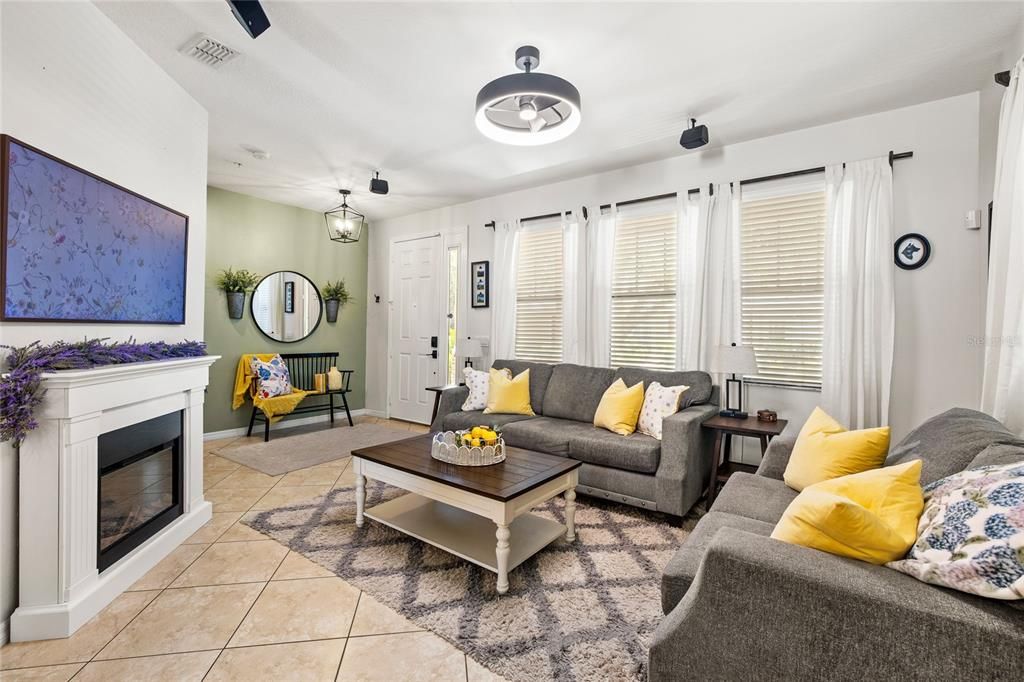 For Sale: $398,000 (4 beds, 3 baths, 1595 Square Feet)