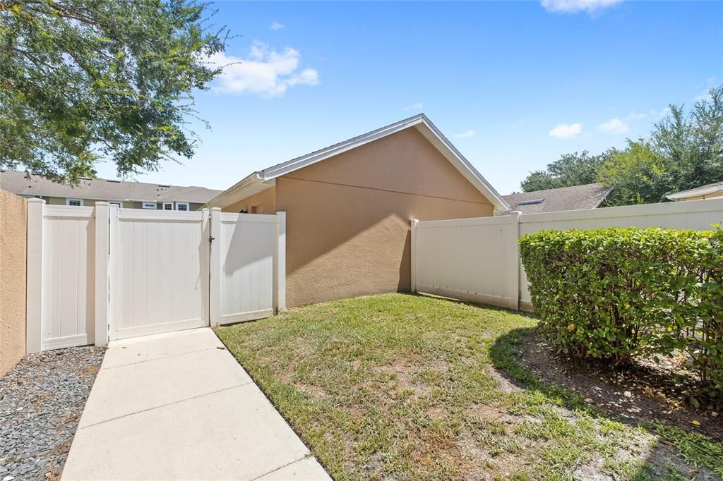 For Sale: $398,000 (4 beds, 3 baths, 1595 Square Feet)
