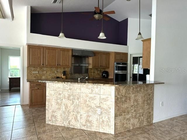 For Sale: $441,500 (3 beds, 3 baths, 2513 Square Feet)