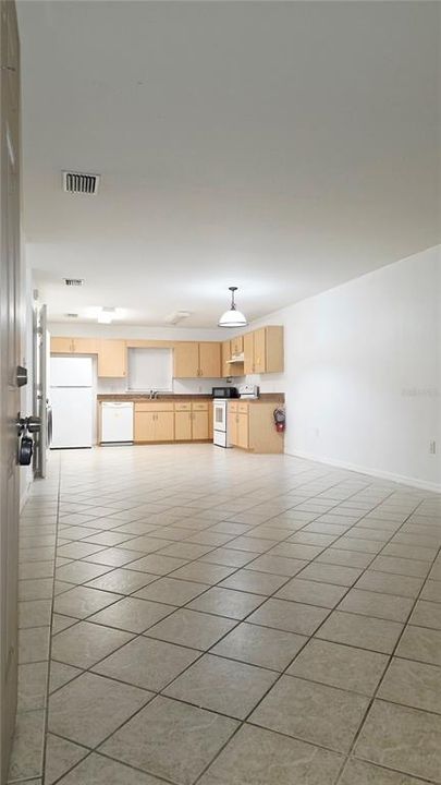 For Rent: $1,350 (2 beds, 2 baths, 991 Square Feet)