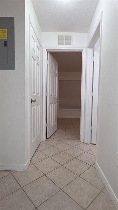 For Rent: $1,350 (2 beds, 2 baths, 991 Square Feet)