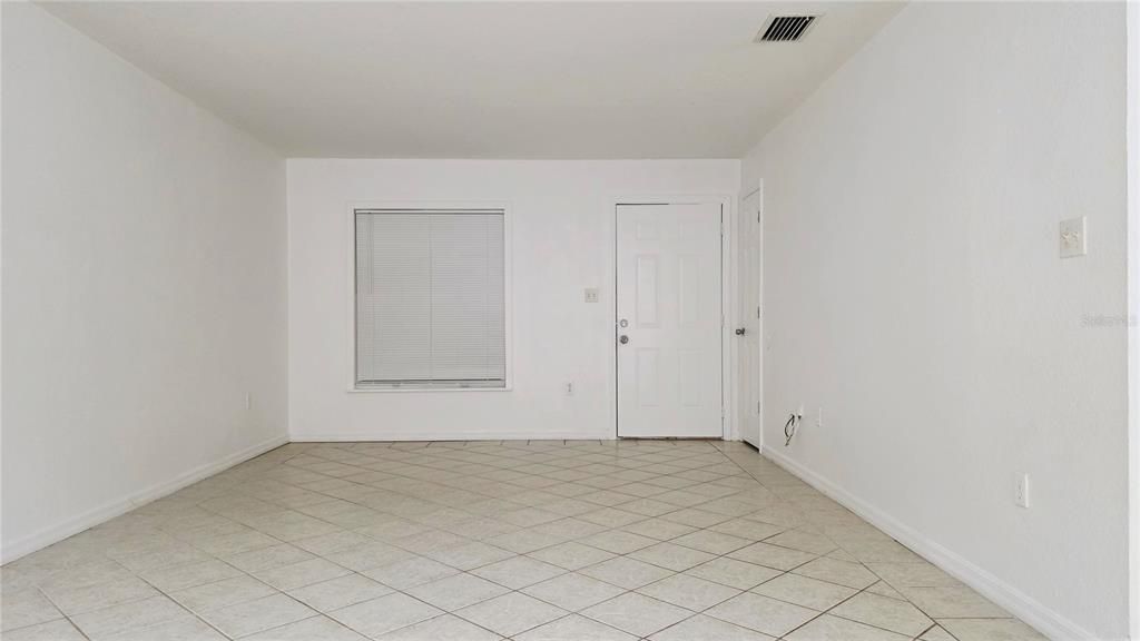 For Rent: $1,350 (2 beds, 2 baths, 991 Square Feet)