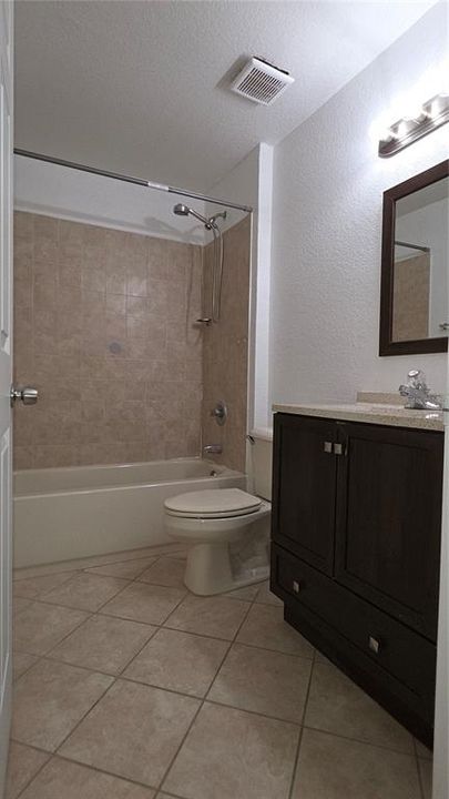 For Rent: $1,350 (2 beds, 2 baths, 991 Square Feet)
