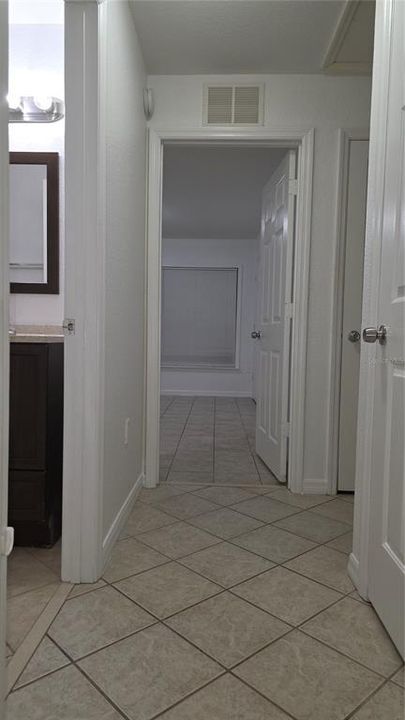For Rent: $1,350 (2 beds, 2 baths, 991 Square Feet)