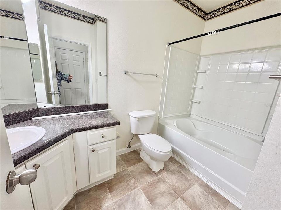 For Rent: $1,600 (2 beds, 2 baths, 1048 Square Feet)