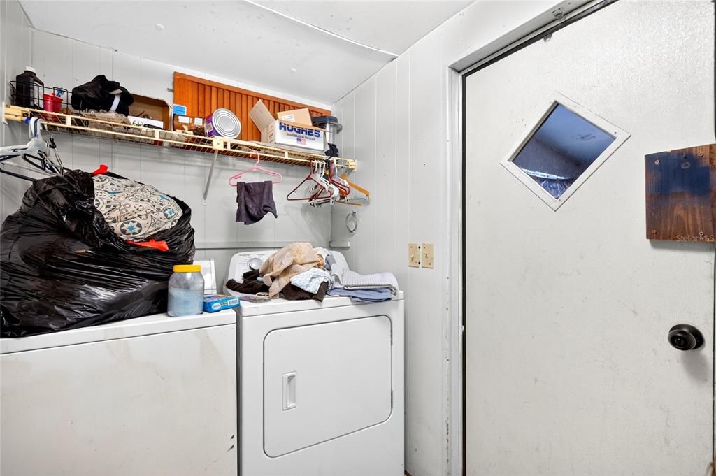 На продажу: $173,000 (5 спален, 2 ванн, 1880 Квадратных фут)