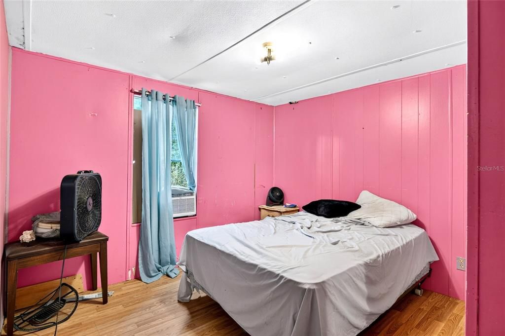 На продажу: $173,000 (5 спален, 2 ванн, 1880 Квадратных фут)
