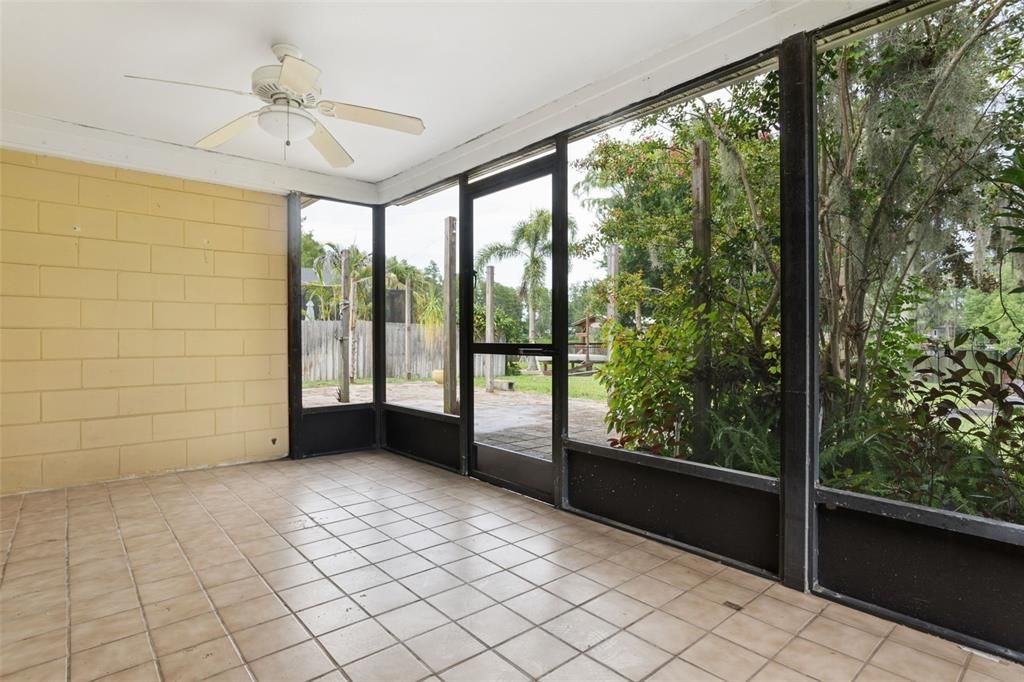 En Venta: $399,900 (3 camas, 2 baños, 1656 Pies cuadrados)