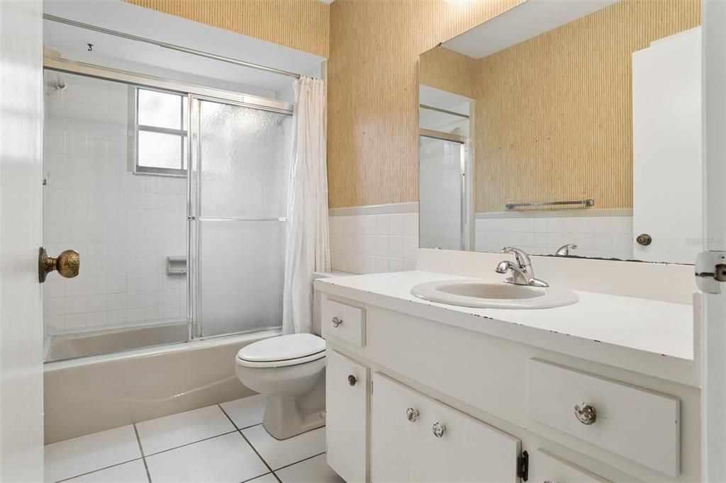 En Venta: $399,900 (3 camas, 2 baños, 1656 Pies cuadrados)