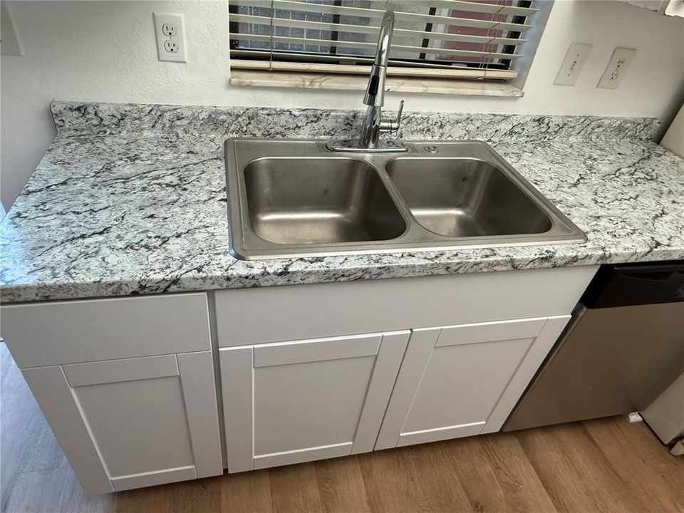 En Venta: $175,000 (2 camas, 2 baños, 1031 Pies cuadrados)