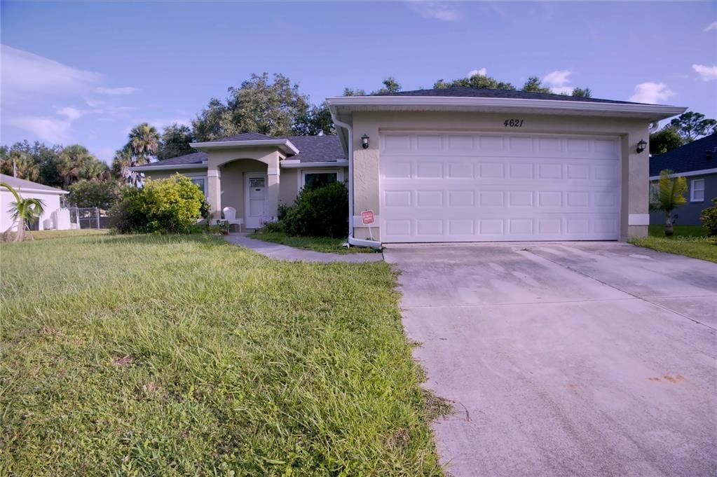 For Sale: $249,900 (3 beds, 2 baths, 1214 Square Feet)