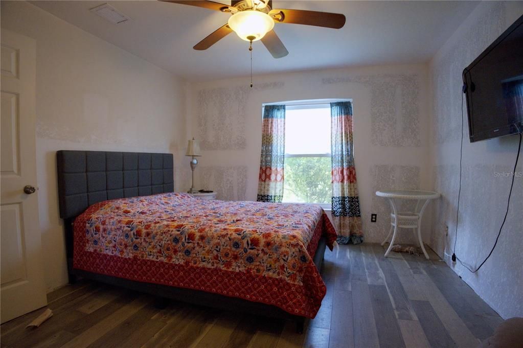 For Sale: $249,900 (3 beds, 2 baths, 1214 Square Feet)